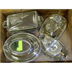 FLAT OF SILVERPLATED HOUSEWARE INCL.2 GRAVY BOATS,