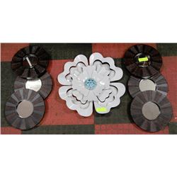 SHOWHOME WHITE METAL FLOWER WALL HANGING WITH