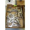 Image 1 : FLAT OF 11 WELDERS CLAMPS