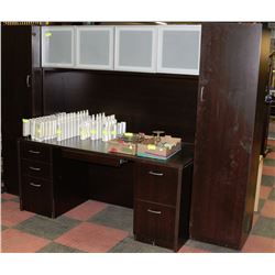 LARGE SHOWHOME DESK WITH HUTCH AND 2 6FT CABINETS