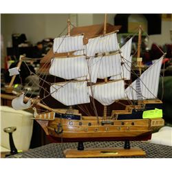 HMS ENDEAVOUR WOODEN SHIP MODEL