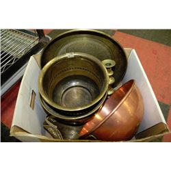 BOX OF ESTATE COPPER AND BRASS ITEMS