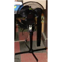 BLACK FLOOR FAN