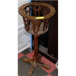 ESTATE OAK PEDESTAL PLANT STAND