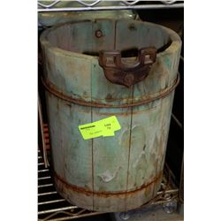 VINTAGE WOOD BUCKET