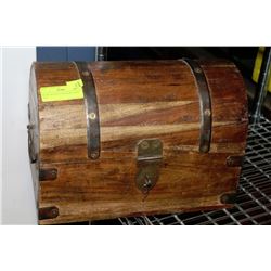 RETRO WOODEN TREASURE CHEST BOX