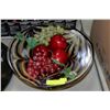 Image 1 : LARGE ART GLASS BOWL WITH PLASTIC FRUIT