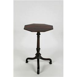 A SMALL EARLY GEORGE III MAHOGANY OCCASIONAL TABLE, the octagonal top crossbanded on turned pedes...
