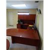 Image 1 : Mahogany U-Desk w/Upper * Conference End