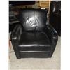 Image 1 : LEATHER RECLINER CHAIR