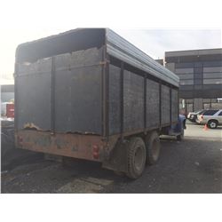 1940S MERCURY 700 VINTAGE FARM VEHICLE SOLD WITH NO PAPER - TO BE TOWED - YARD ORNAMENT