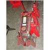 Image 1 : 3TON FLOOR JACK WITH 5 JACK STANDS