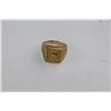 Image 1 : 10KT YELLOW GOLD MENS RING SET WITH ONE DIAMOND