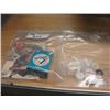 Image 1 : LOT OF GEMSTONES AND A BAG WITH TORONTO BLUE JAYS TV GUIDE AND COLLECTOR CARDS
