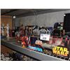 Image 2 : SHELF LOT OF STAR WARS COLLECTABLES