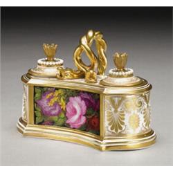 BARR FLIGHT & BARR WORCESTER INKSTAND, of hourglass shape, painted in gilt with a raised intertwi...