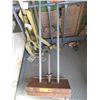 Image 1 : Large vintage wood vise.