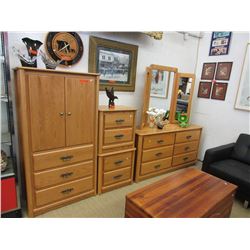 Pine dresser set - 4 pieces