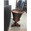Image 1 : Wood plant stand
