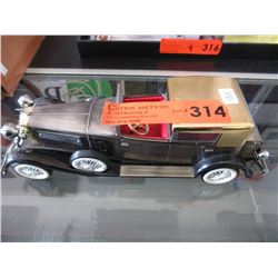 Vintage transistor radio car