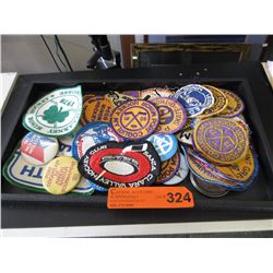 40 Patches & buttons