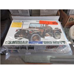 2 Vintage model kits