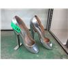 Image 1 : 2 Metal "High Heel" planters - used
