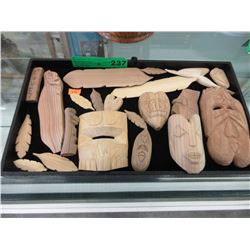 20 Carved wood decorations