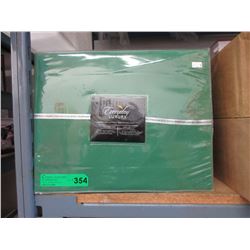 New - Queen size "1900 Premium" sheet set - Green