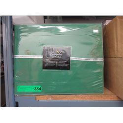 New - Queen size "1900 Premium" sheet set - Green