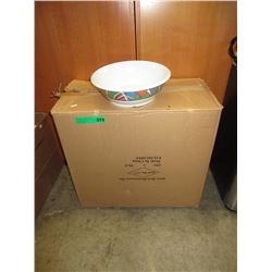 Case of 24 new lidded plastic bowls