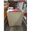 Image 1 : Vintage clothes hamper