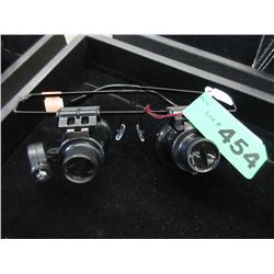 New - Pair of illuminated jeweler's glasses