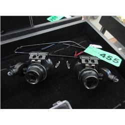 New - Pair of illuminated jeweler's glasses