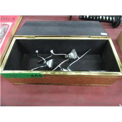 3 Vintage hair clippers in brass plated box