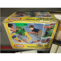 "Little Tykes" rail set