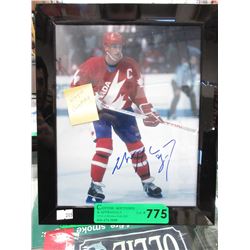 Autographed - Wayne Gretzky photograph