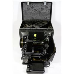 VINTAGE PORTABLE SINGER SEWING MACHINE WITH