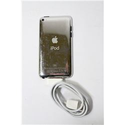 8GB APPLE IPOD TOUCH