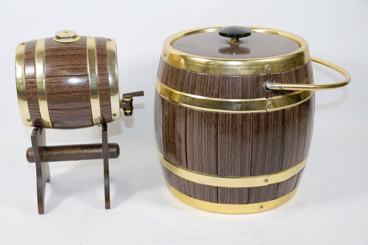 VINTAGE ICE BUCKET & KEG LIQUOR DECANTER
