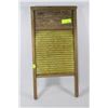 Image 1 : VINTAGE WOOD & BRASS WASHBOARD