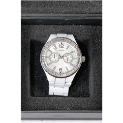 GUESS DAY & DATE WRIST WATCH