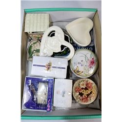 FLAT OF VINTAGE TRINKET BOXES