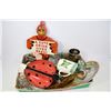 Image 1 : FLAT OF ASSORTED DECORATIVE PIECES
