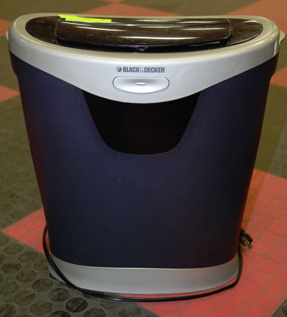 BLACK AND DECKER PAPER SHREDDER