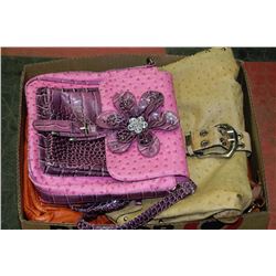 BOX OF 10 PURSES INCLUDING 2 GUESS PURSES AND 3 VICTORIA SECRET SUMMER/ TOTE BAGS