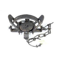 VINTAGE VICTOR COIL 1-1/2" RING SMALL ANIMAL TRAP