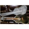 Image 1 : ART & LUTHERIE ACOUSTIC GUITAR AND CASE