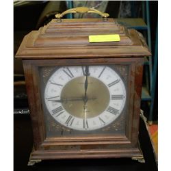 VINTAGE CARAVELLE CHIME MANTLE CLOCK