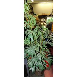 ARTIFICIAL  TREE  APPROX. 5'